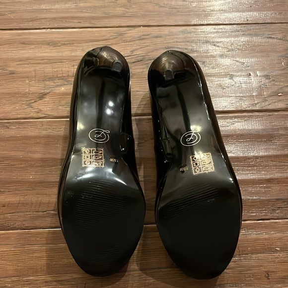 Chinese Laundry Black Patent Leather Peep Toe Heels Size 7.5 - Picture 4 of 6